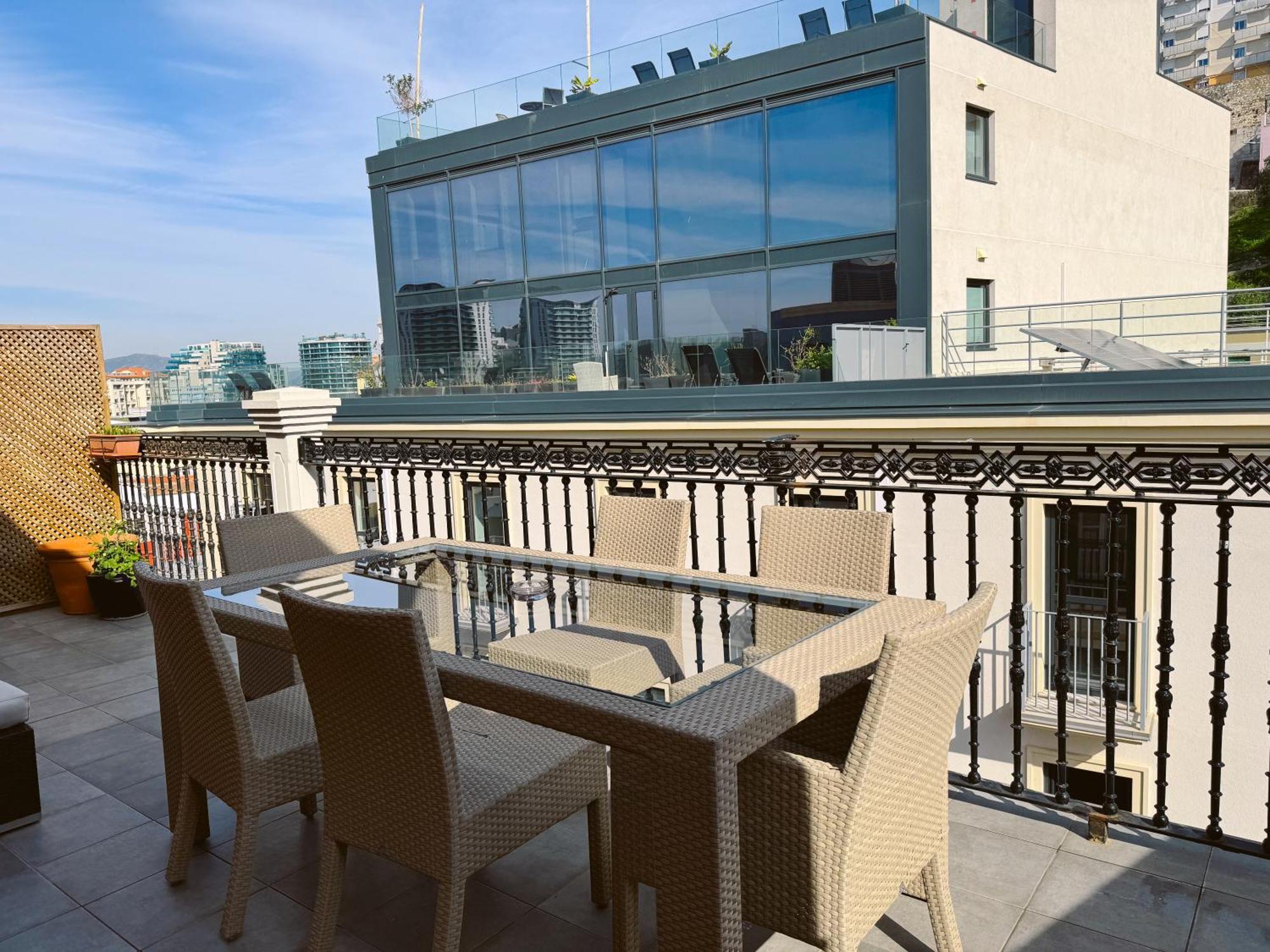 Luxurious Penthouse Studio With Private Terrace - Grand Central House Gibraltar Exterior foto